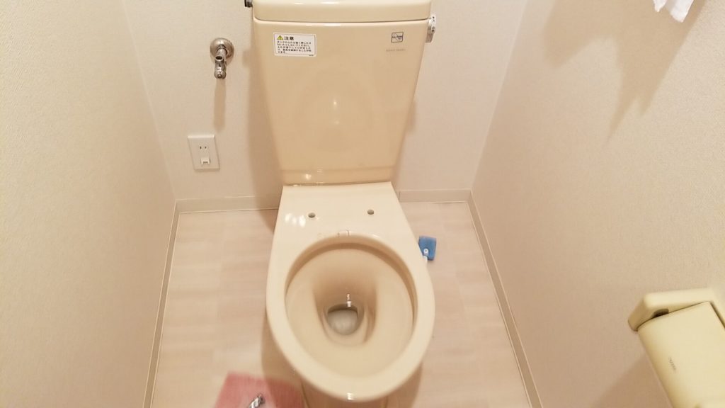 名古屋市中村区八田 引越しの為のシャワートイレ取り替え作業
